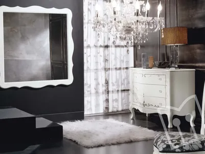Square shaped mirror