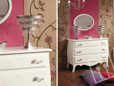 Oval mirror