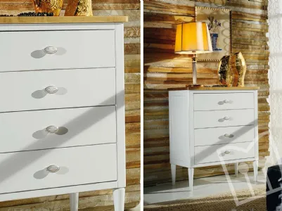 Chest of drawers in white lacquered wood