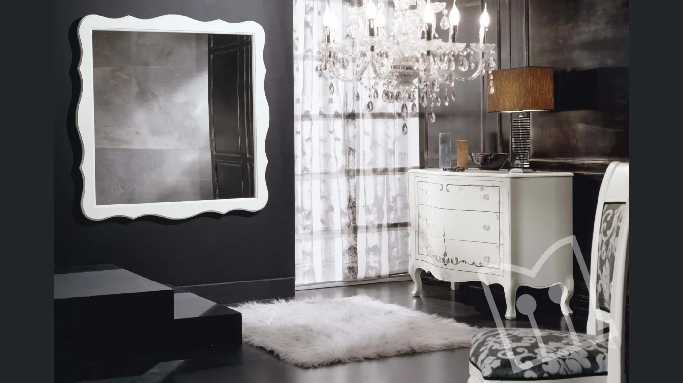 Square shaped mirror